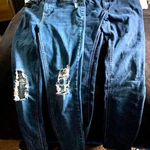 REALLY CUTE SKINNY JEANS